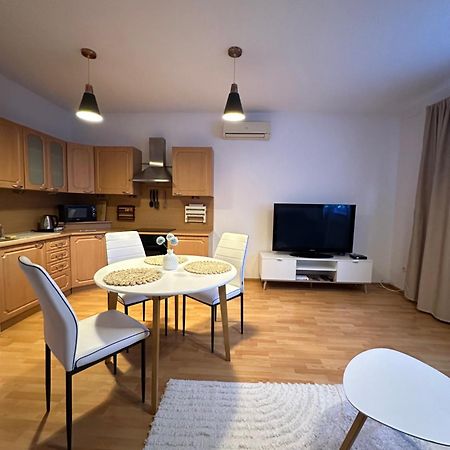 Modern & Cozy Apartment Near Hockey & Football Arena Bratysława Zewnętrze zdjęcie